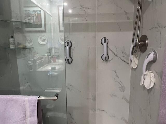 LIMETREE CONDO - Residential