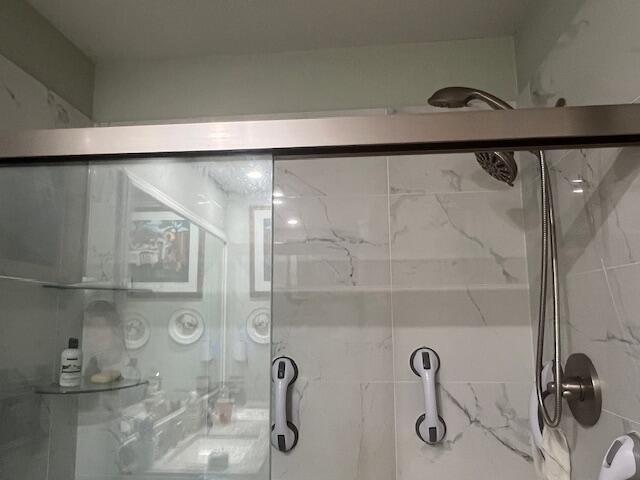 LIMETREE CONDO - Residential