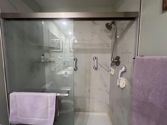 LIMETREE CONDO - Residential