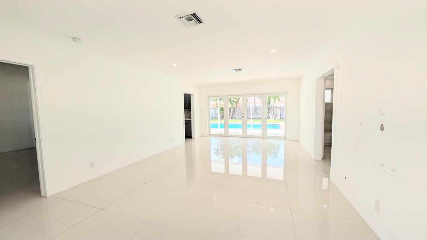 3840 NE 22nd Terrace