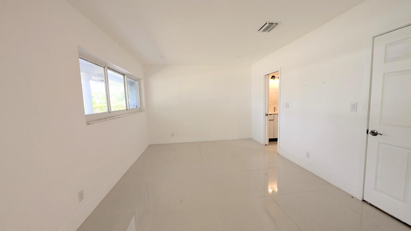 3840 NE 22nd Terrace