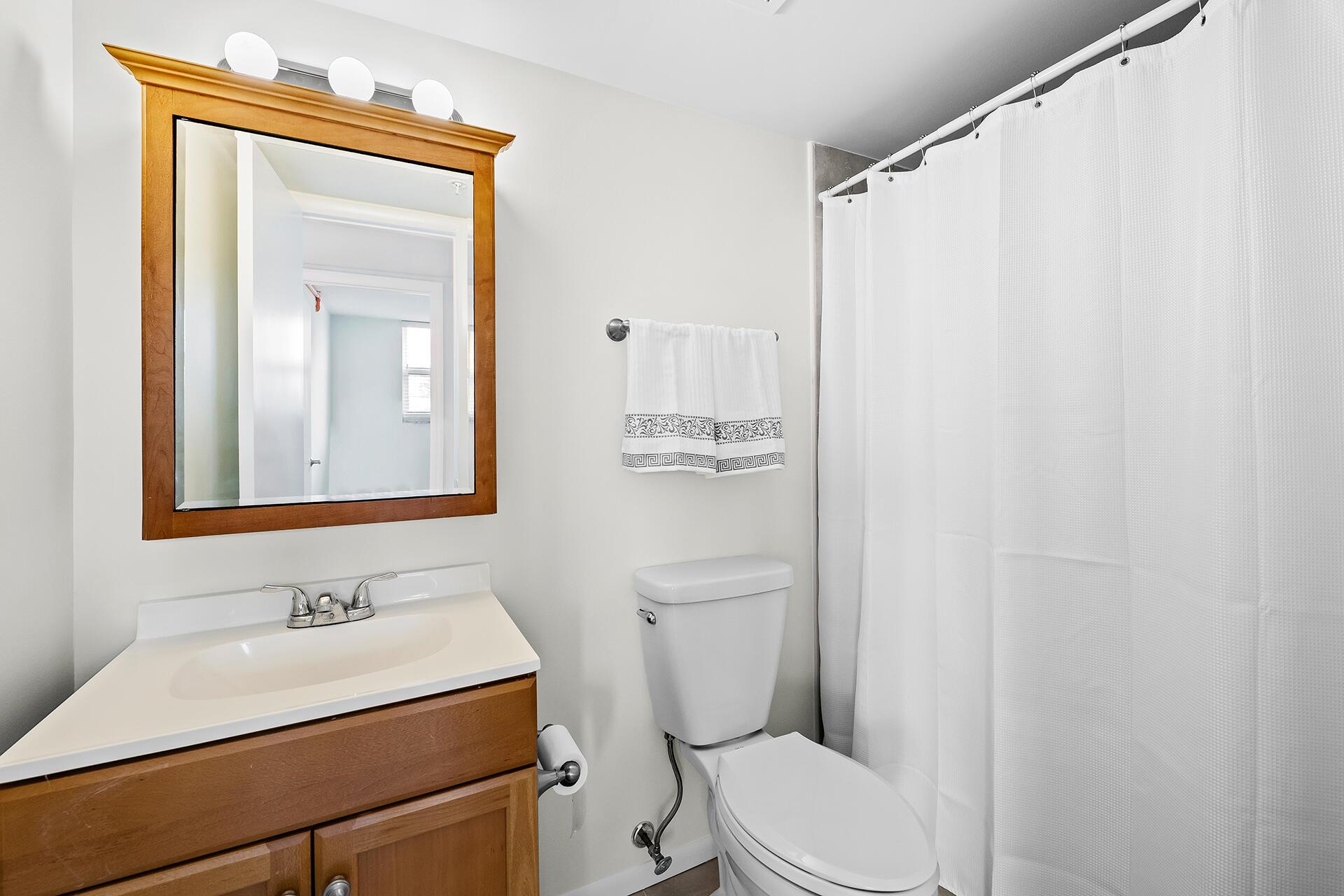 INTRACOASTAL TOWER - Residential Lease