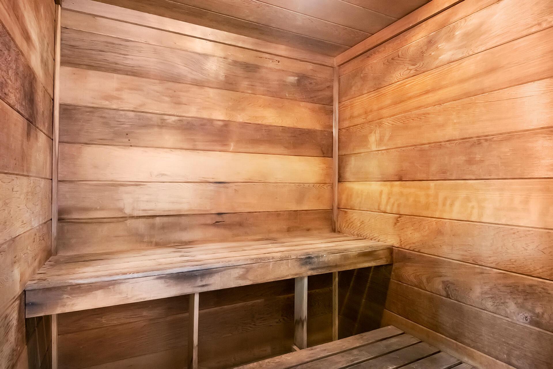 INTRACOASTAL TOWER - Residential Lease