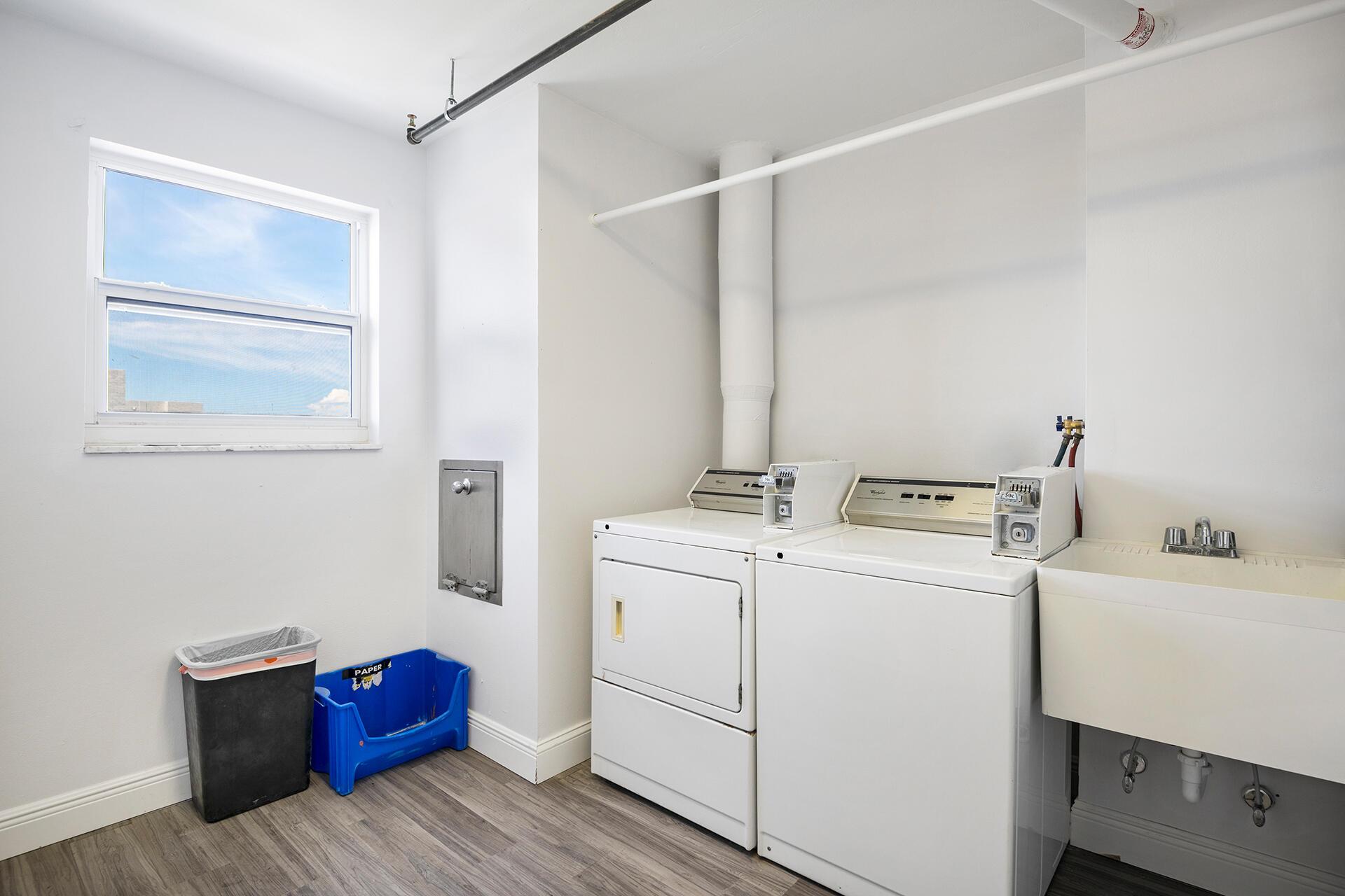 INTRACOASTAL TOWER - Residential Lease