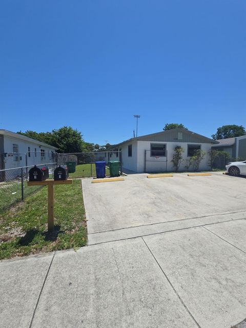 2590 NW 14th St Fort Lauderdale FL 33311