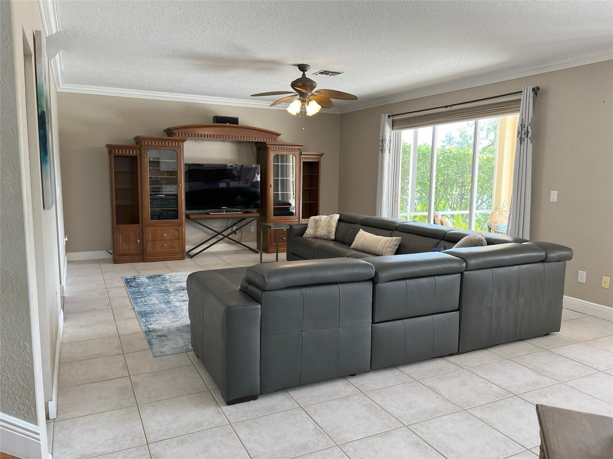 Grove Place 157-10 B - Residential