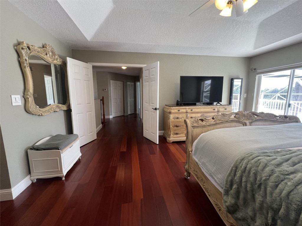 Grove Place 157-10 B - Residential