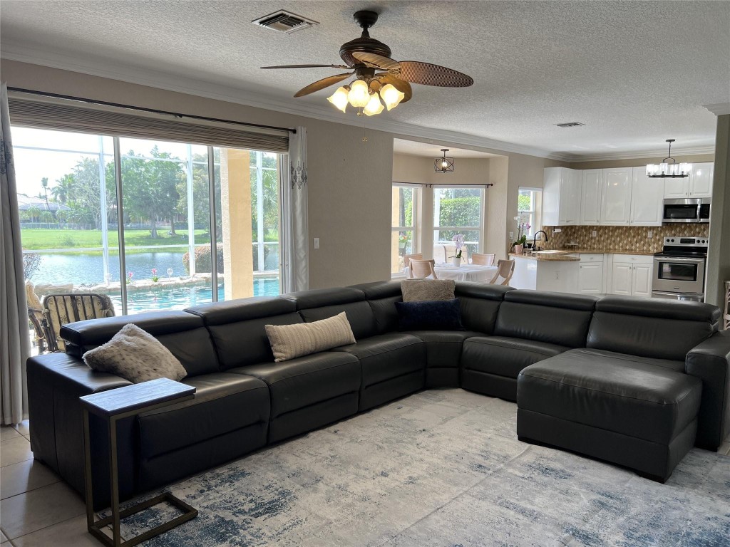 Grove Place 157-10 B - Residential