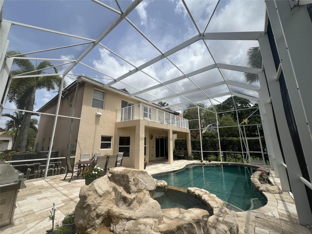 Grove Place 157-10 B - Residential