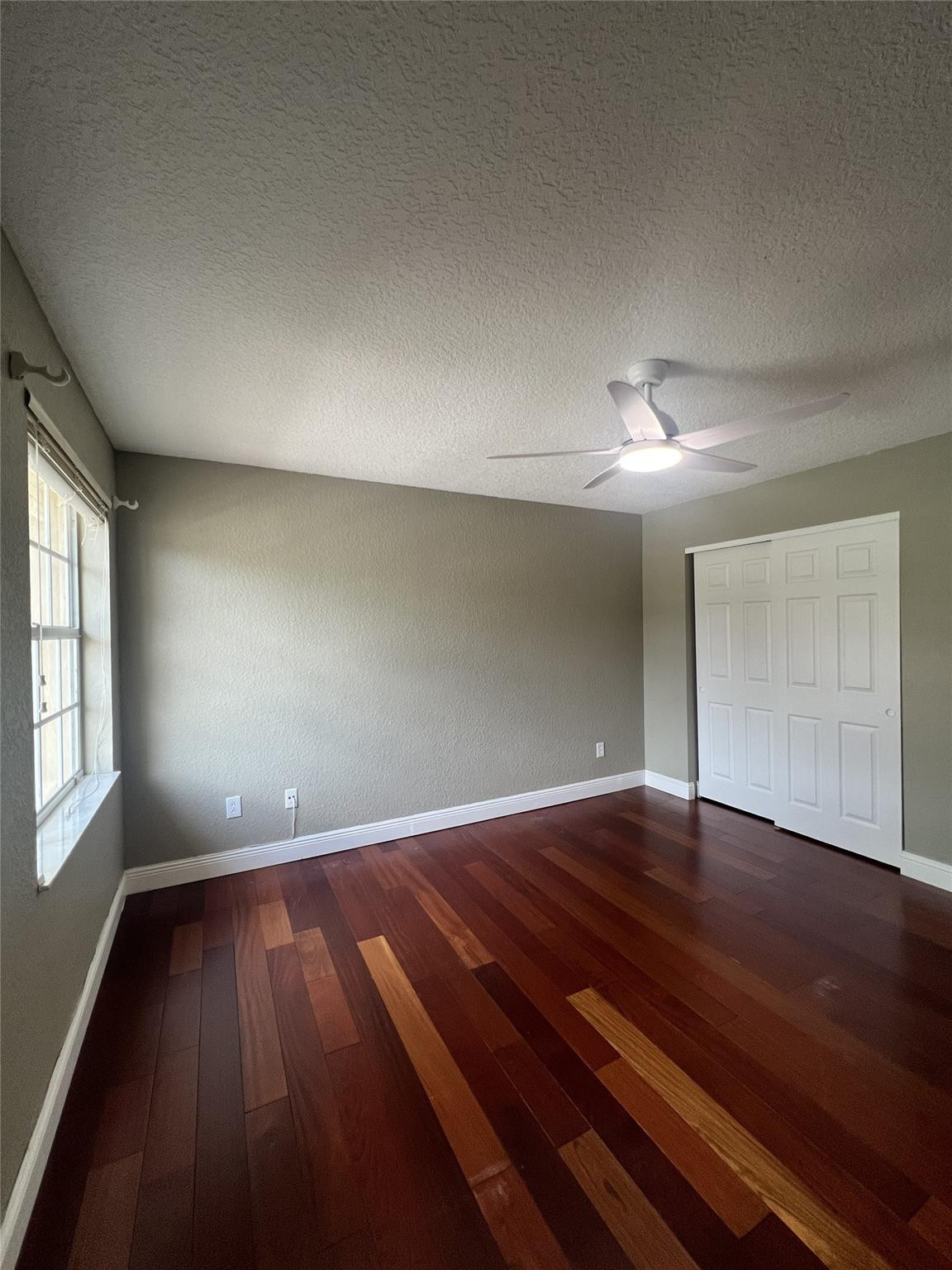 Grove Place 157-10 B - Residential