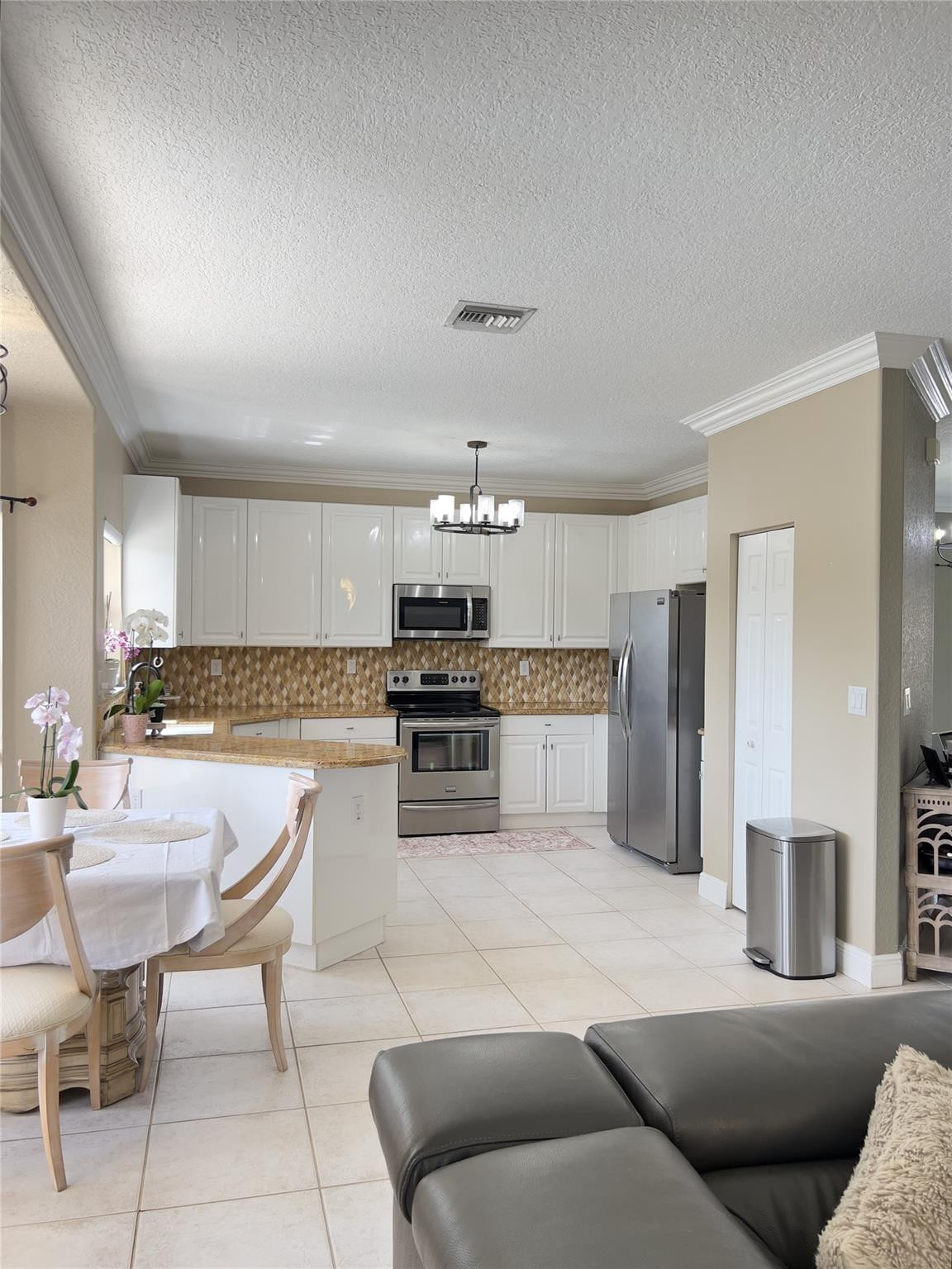 Grove Place 157-10 B - Residential