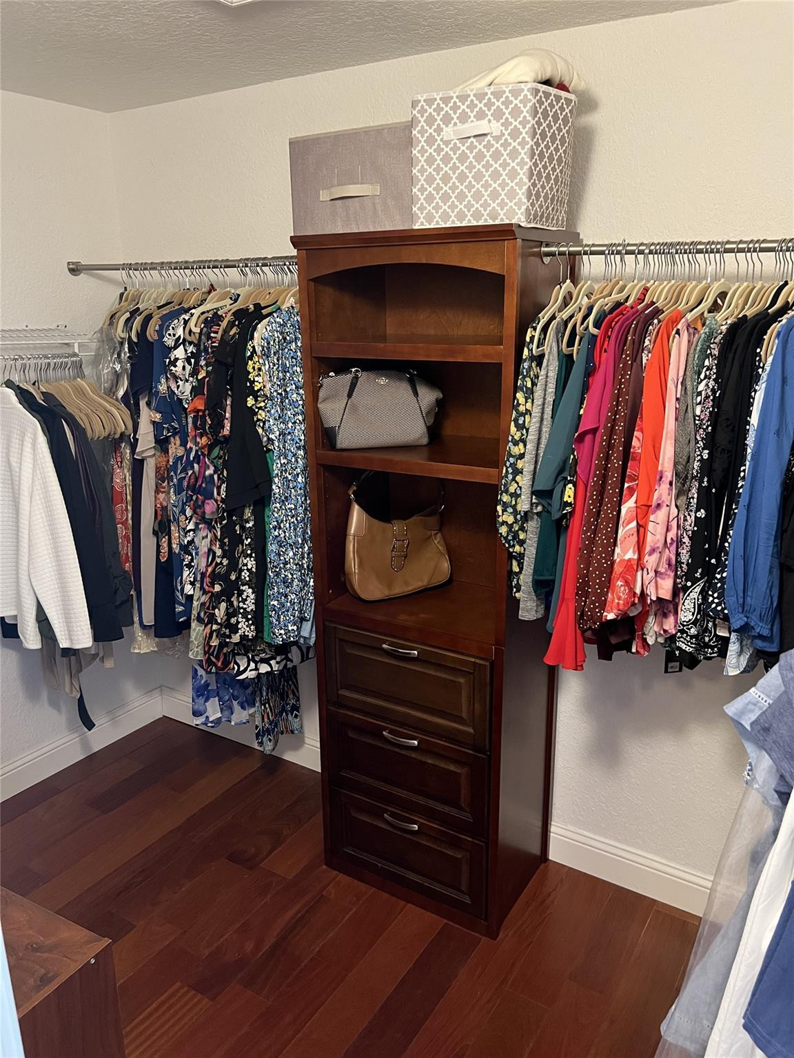 Grove Place 157-10 B - Residential