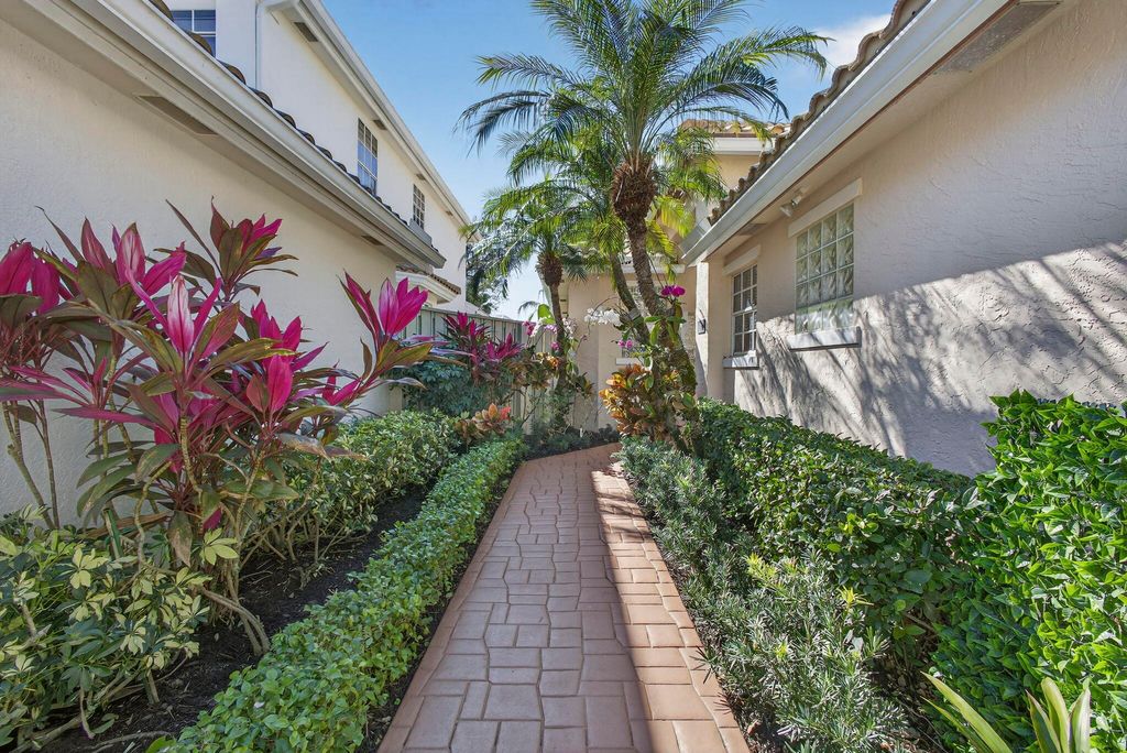 Photo of 951 Augusta Pointe Drive, Palm Beach Gardens, FL 33418 (MLS # R11160961)