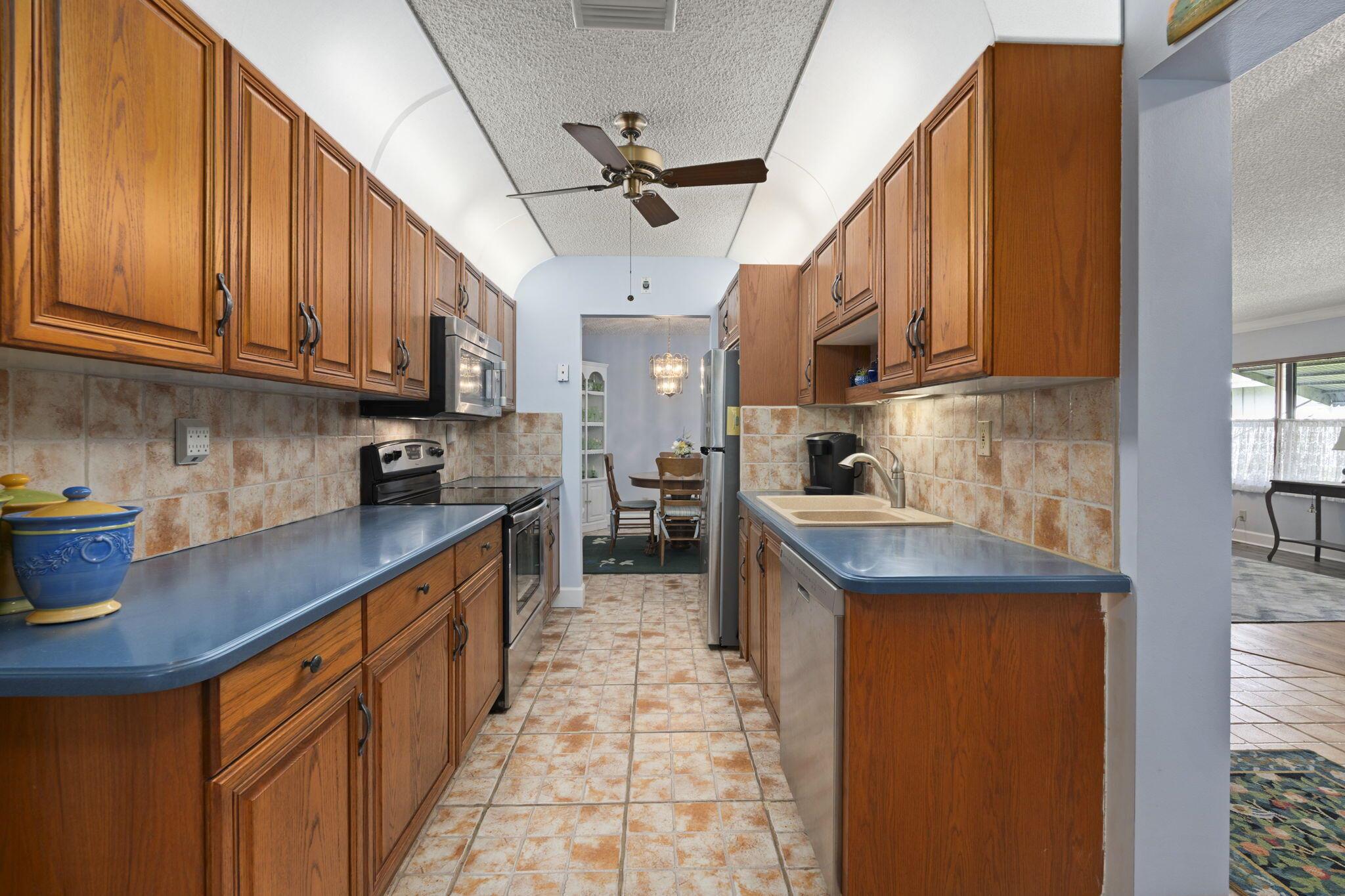 SAVANNAHS CONDOMINIUM - S - Residential