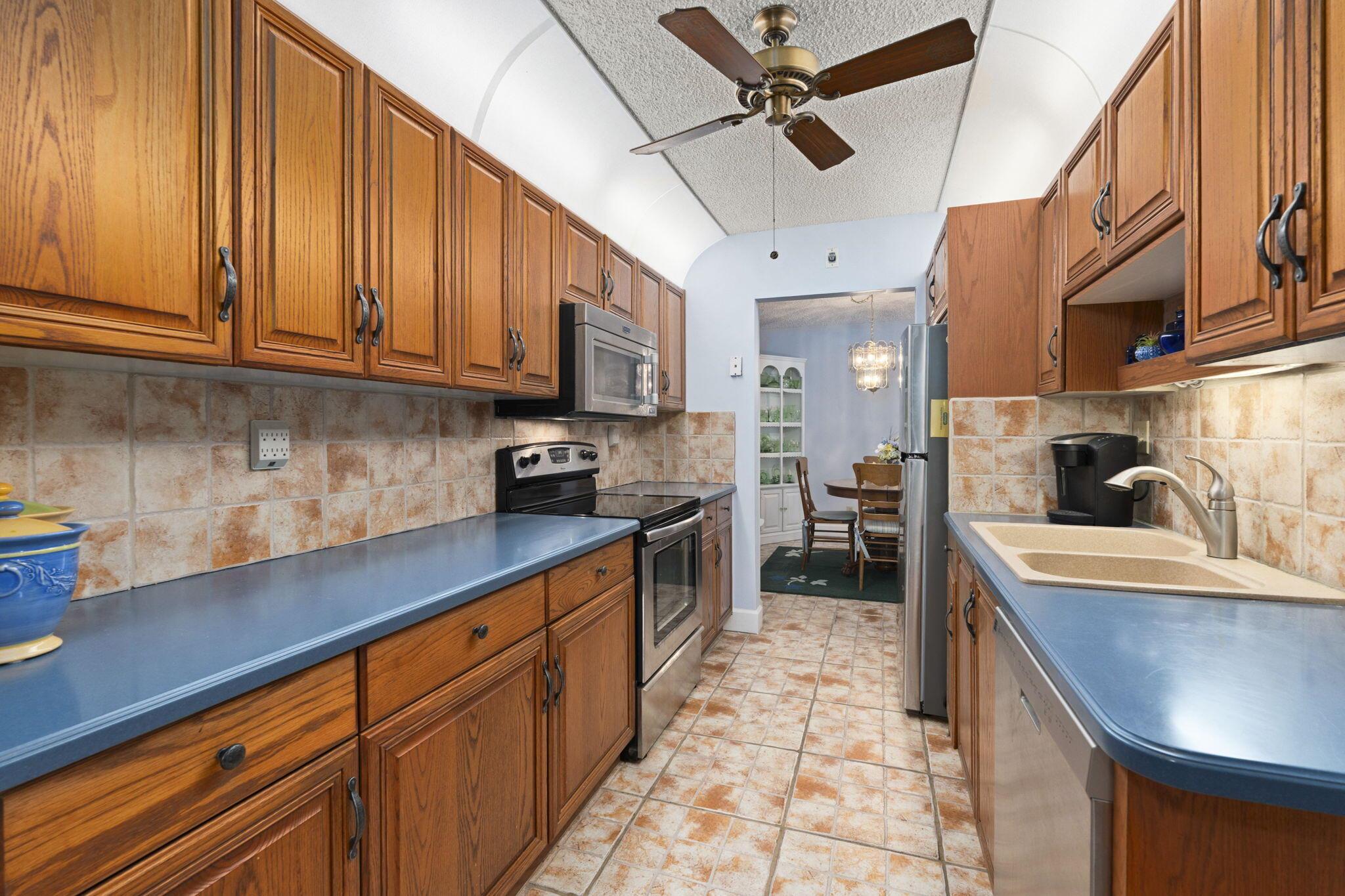 SAVANNAHS CONDOMINIUM - S - Residential