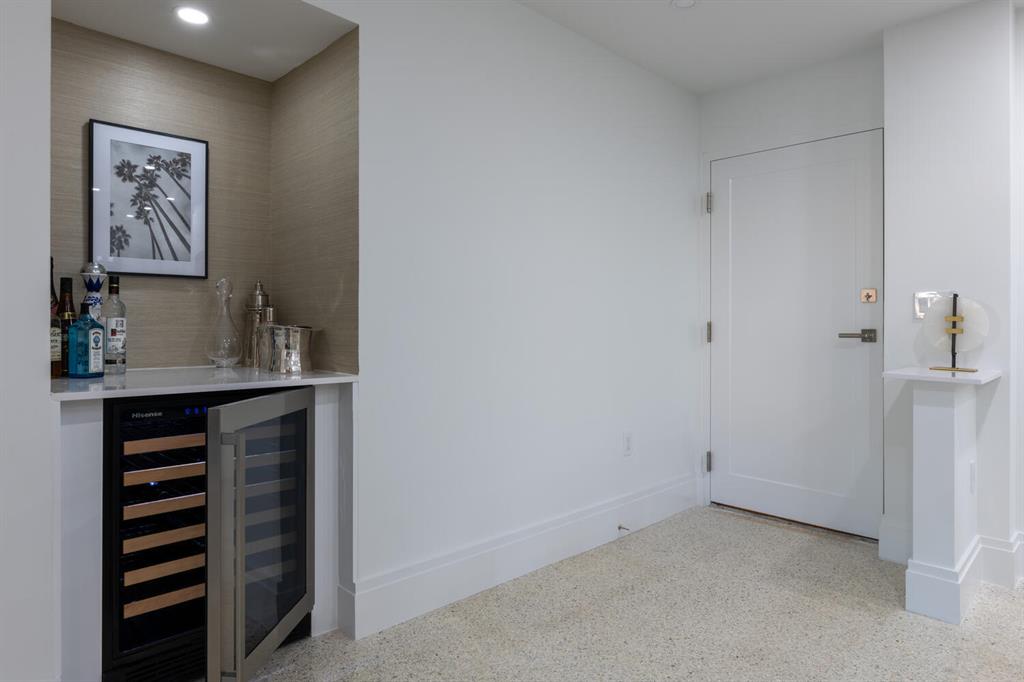 OCEAN TOWERS NORTH CONDO - Residential