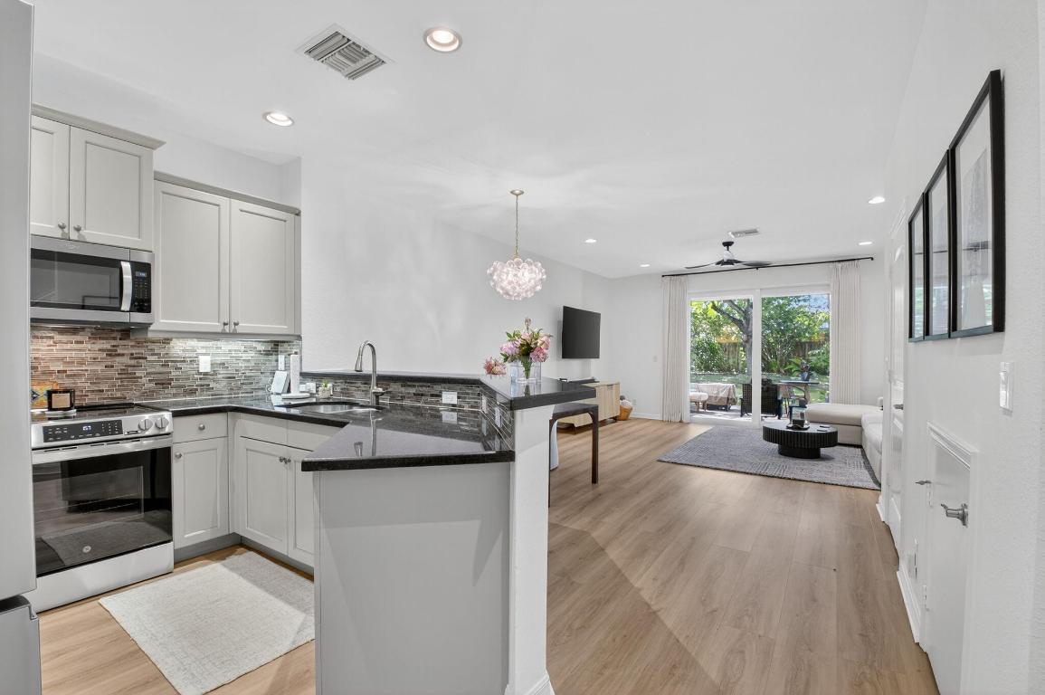 GULFSTREAM VILLAS AT HERITAGE LANDINGS - Residential