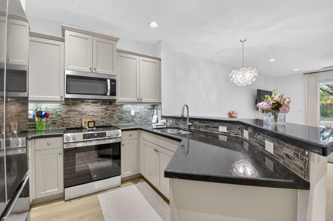 GULFSTREAM VILLAS AT HERITAGE LANDINGS - Residential