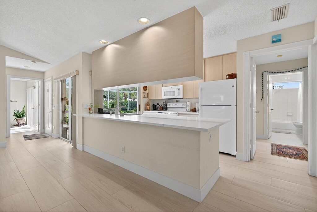 Photo of 502 Silverleaf Oak Court #502, Palm Beach Gardens, FL 33410 (MLS # R11105883)