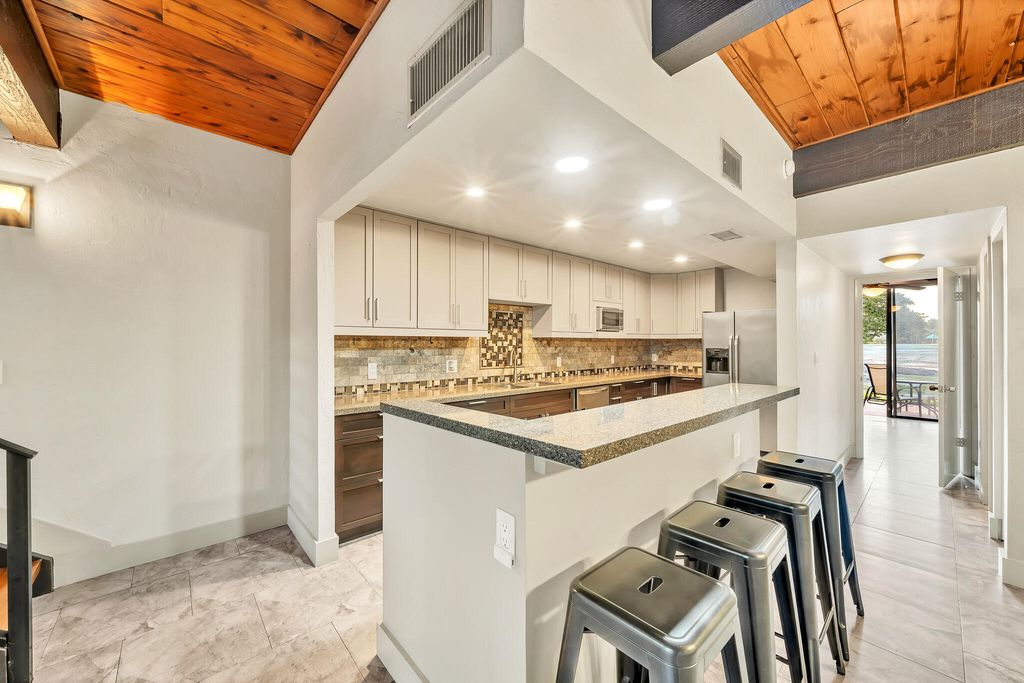 Photo of 8751 Gatehouse Road #6, Plantation, FL 33324 (MLS # R11088089)