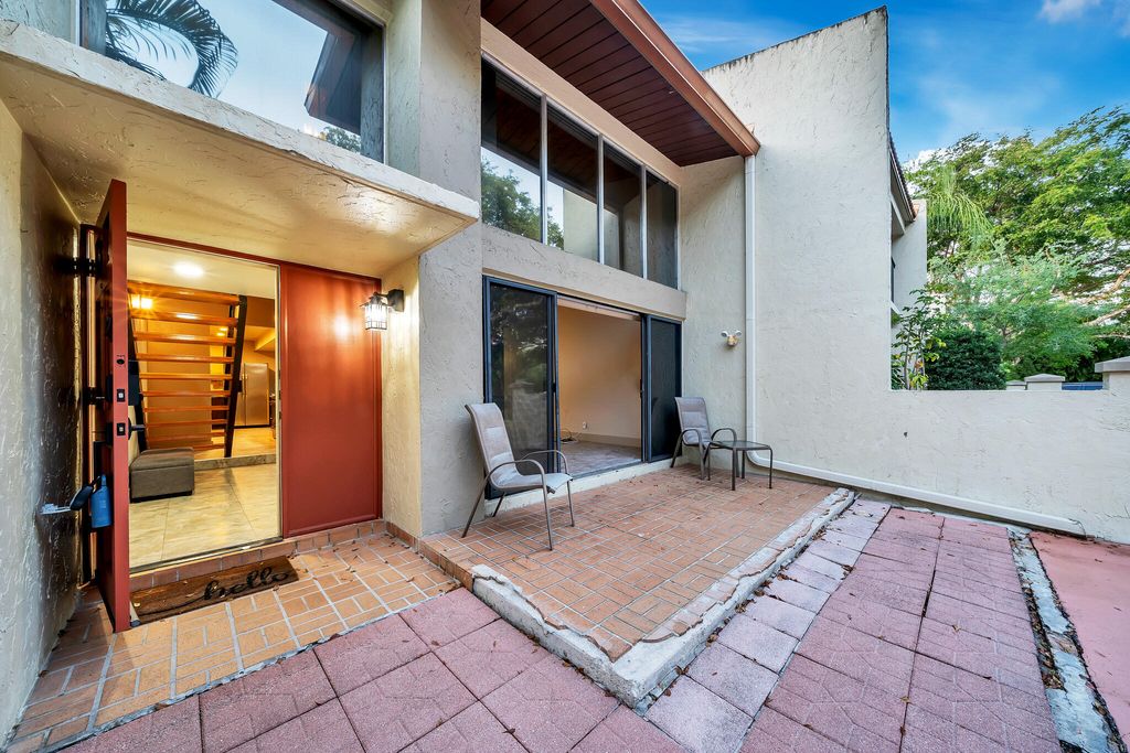 Photo of 8751 Gatehouse Road #6, Plantation, FL 33324 (MLS # R11088089)