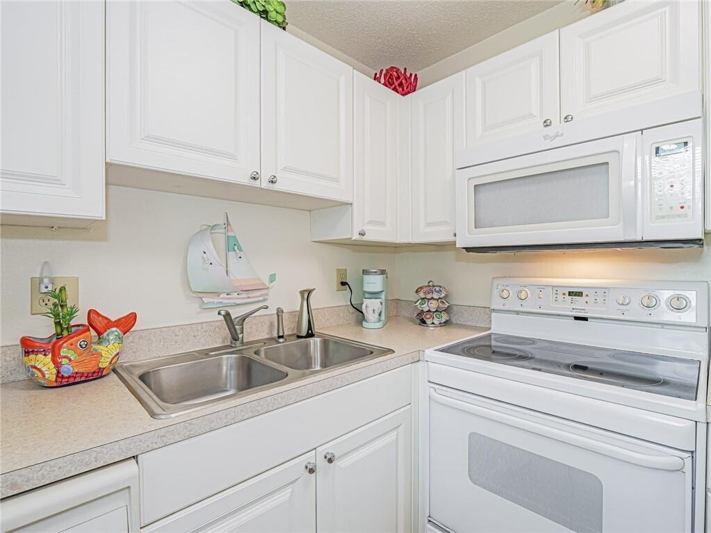 VISTA ROYALE - Residential