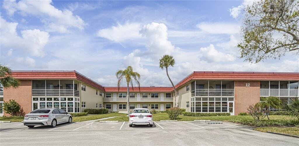 VISTA ROYALE - Residential