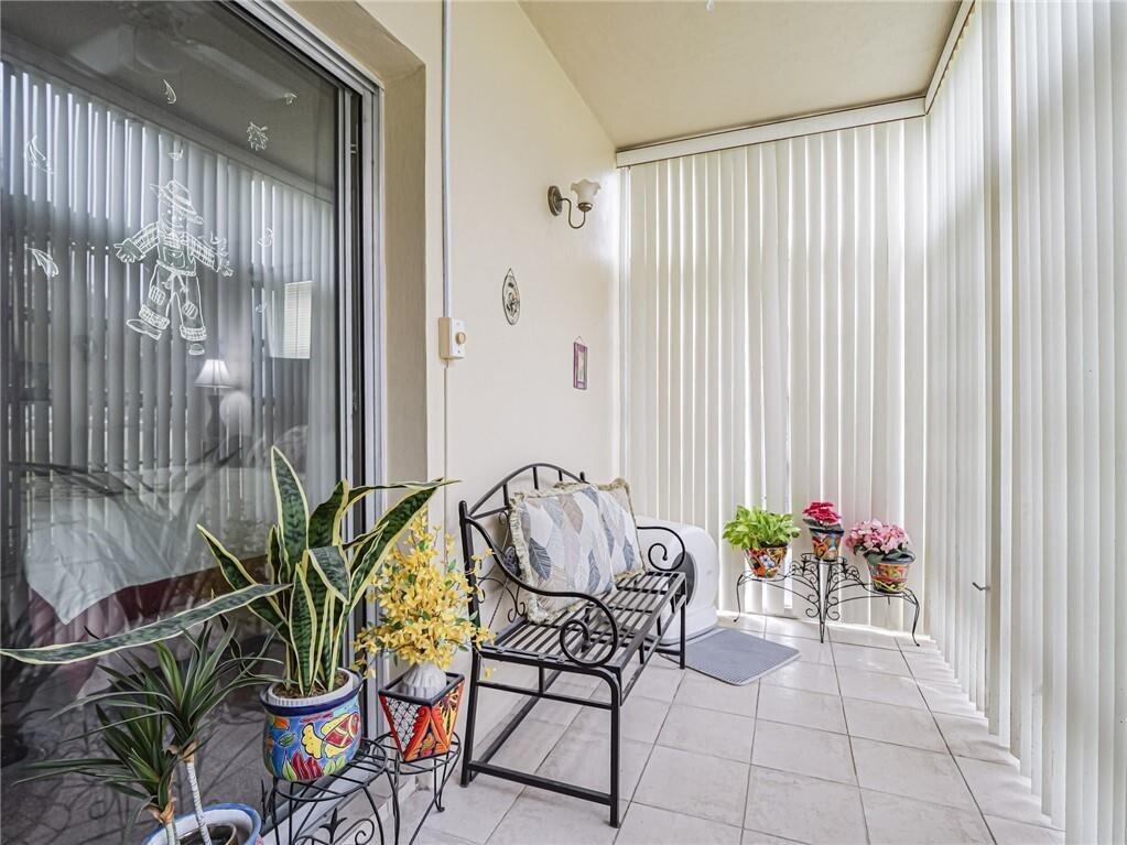 VISTA ROYALE - Residential