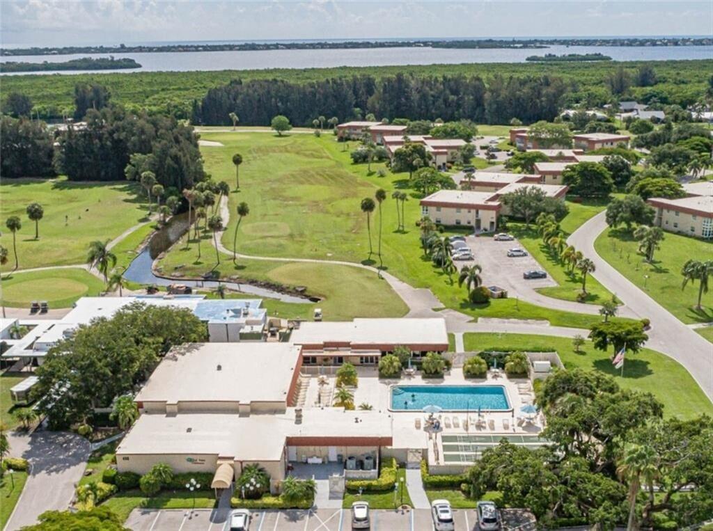 VISTA ROYALE - Residential