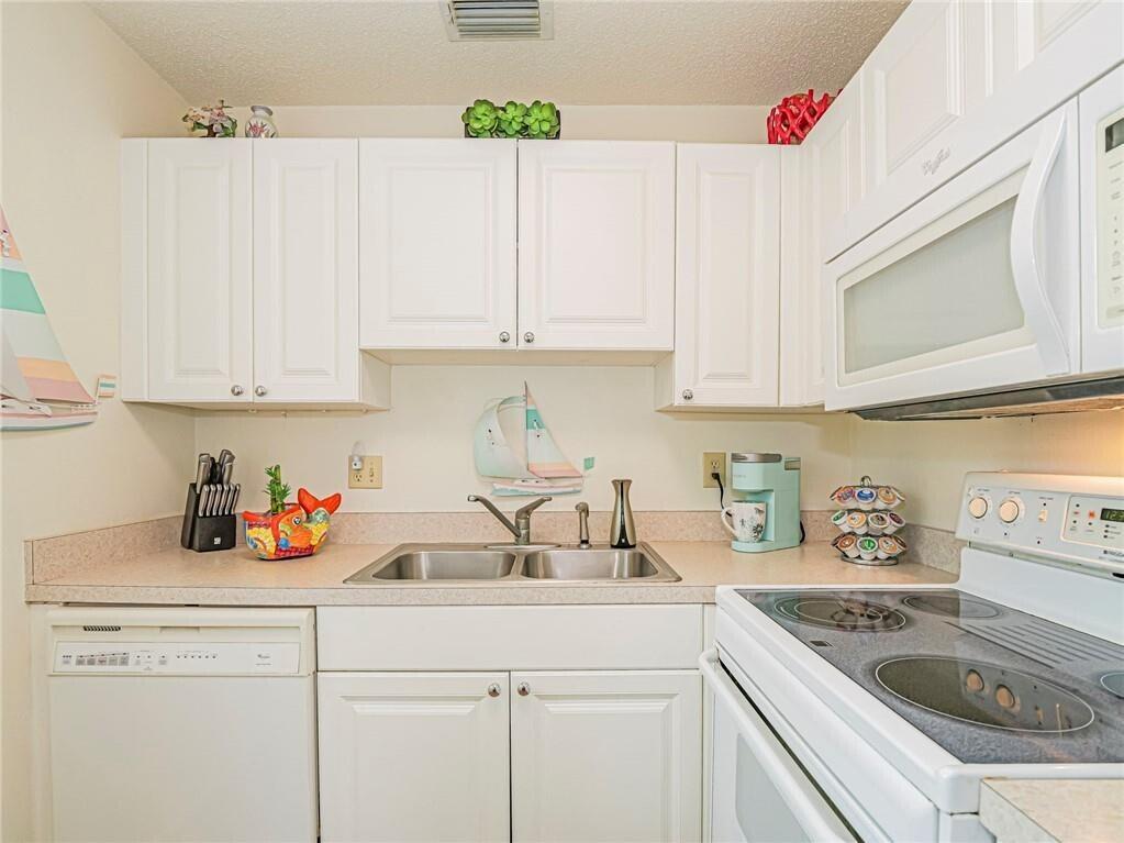 VISTA ROYALE - Residential