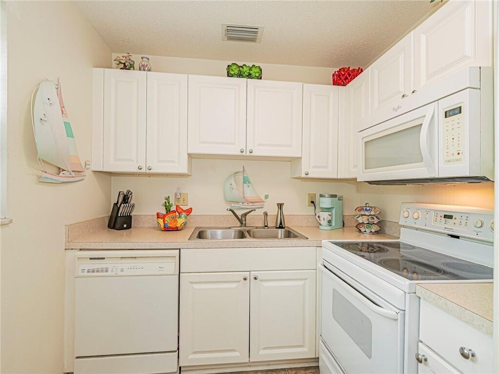 VISTA ROYALE - Residential