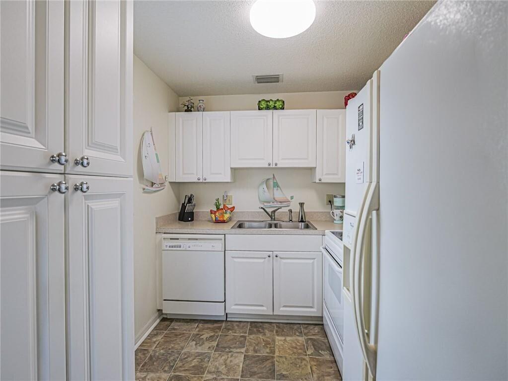 VISTA ROYALE - Residential