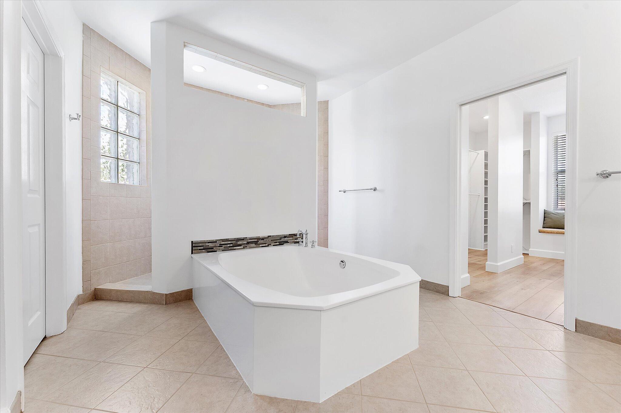 WYNDHAM CIRCLE - Residential