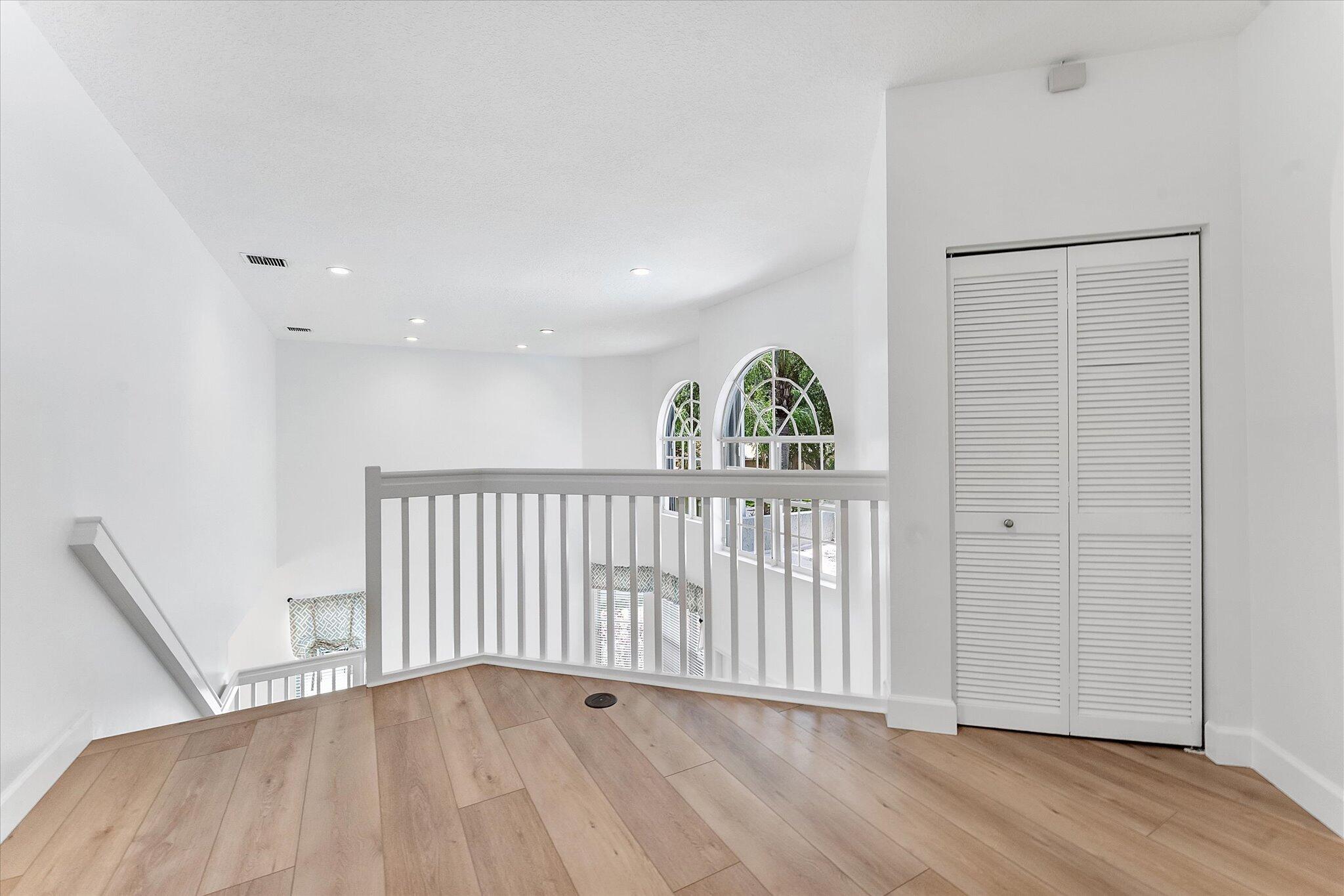 WYNDHAM CIRCLE - Residential