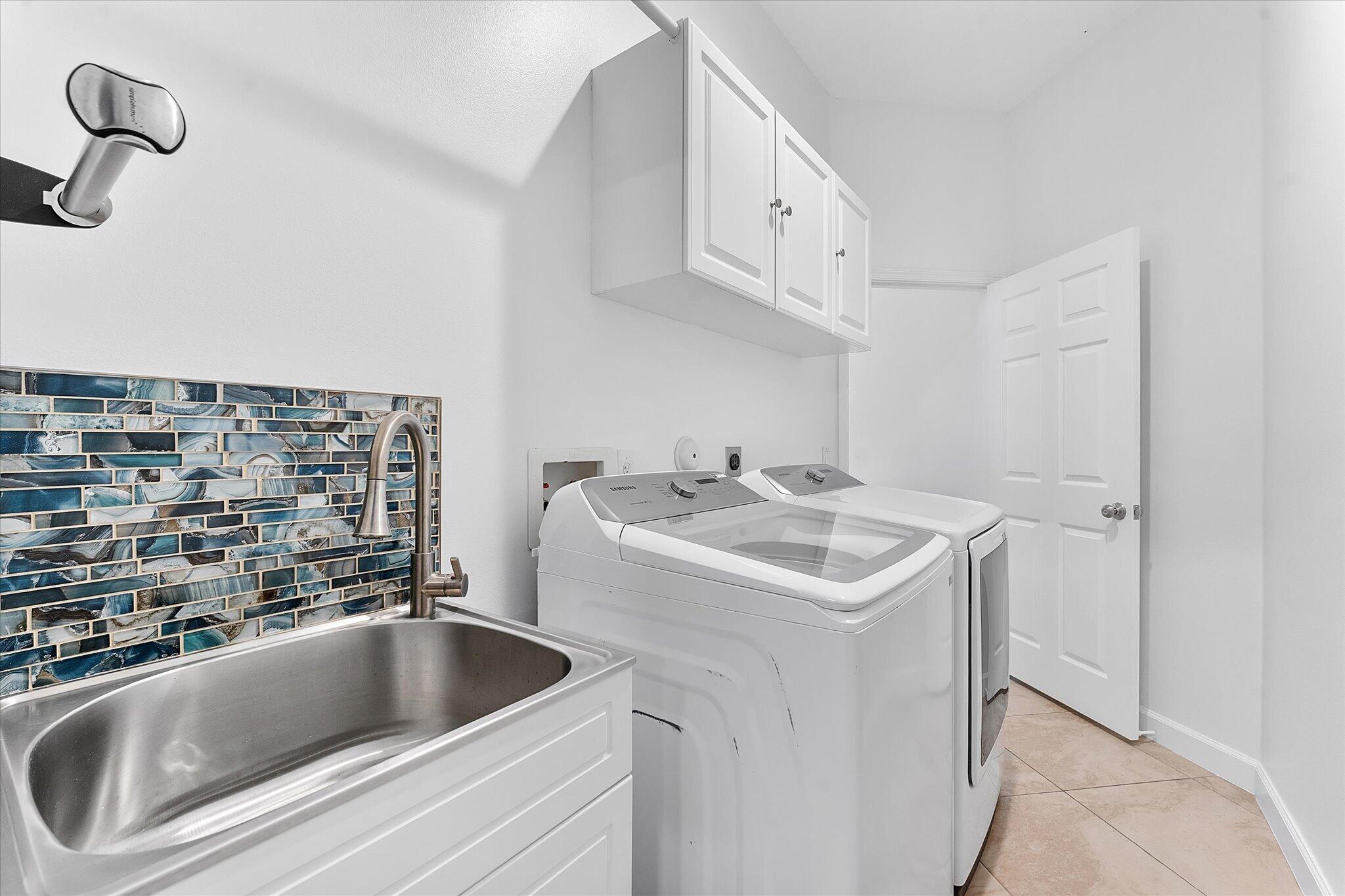 WYNDHAM CIRCLE - Residential