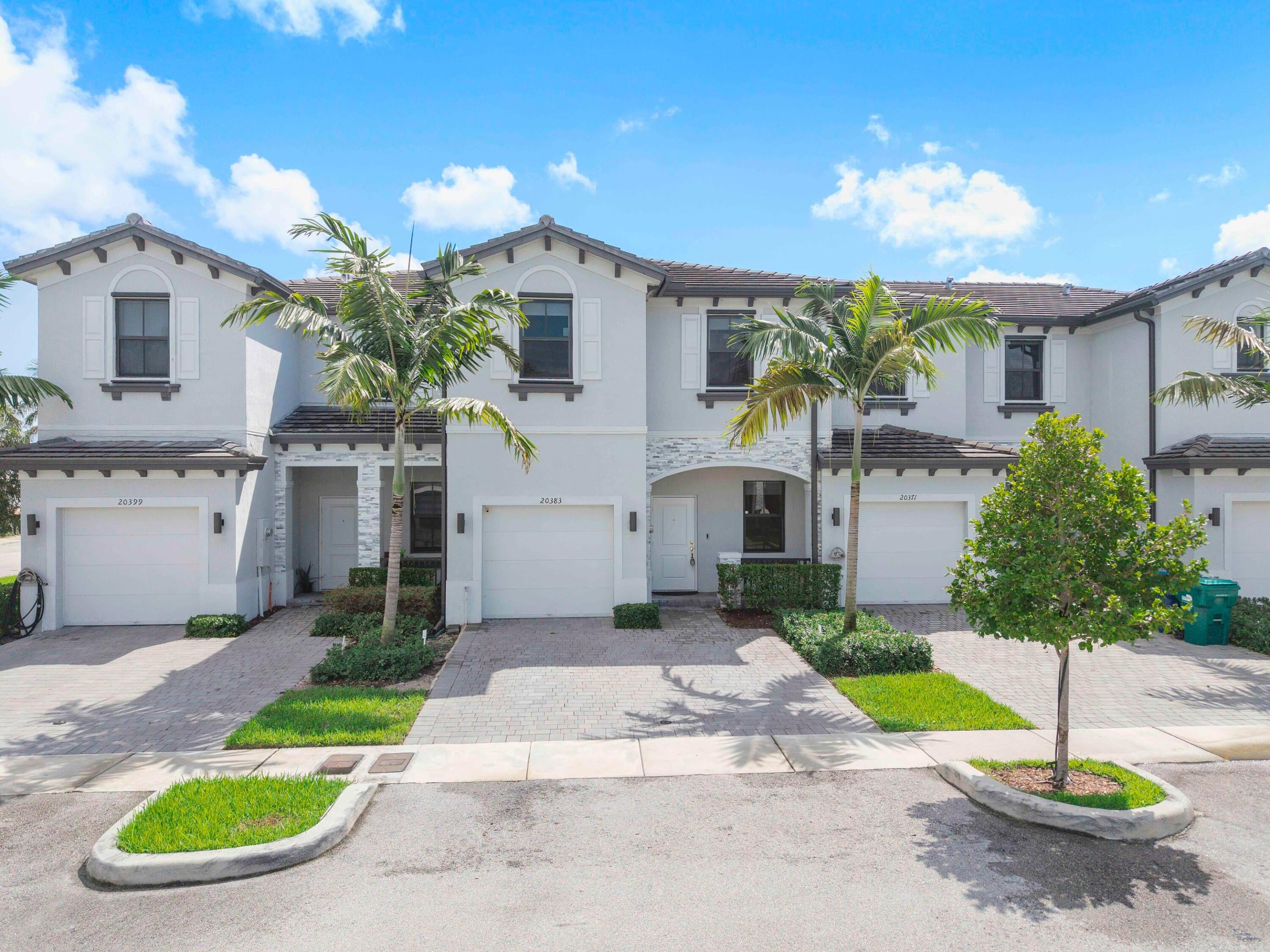 20383 NW 5th Court, Miami Gardens, FL, 33169/$535,000 2 20383 NW 5th Court