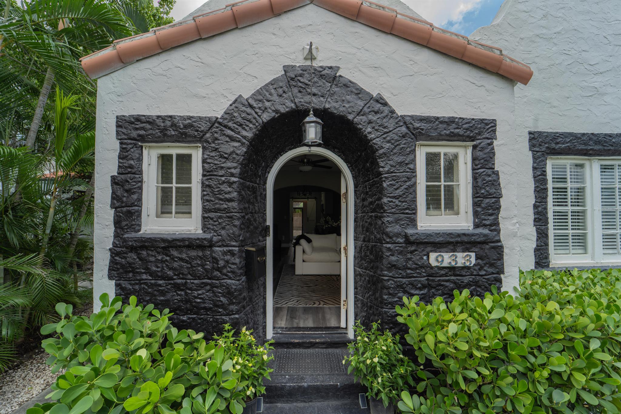 933 38th Street