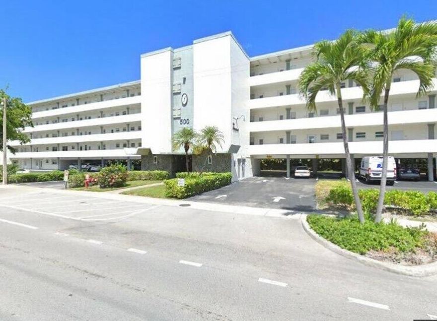 1 BEDROOM 1.5 BATH APARTMENT AVAILABLE AT FAIRWAYS IN HALLANDALE BCH EAST OF US1 AND 1/2 MILE FROM HALLANDALE BEACH. CLOSE TO SHOPPING RESTAURANTS WITHIN WALKING DISTANCE. GREAT VALUE WONDERFUL BUYING OPPORTUNITY IN THIS MARKET. OVER 55 SENIOR COMMUNITY. CASH ONLY! NO FINANCE!