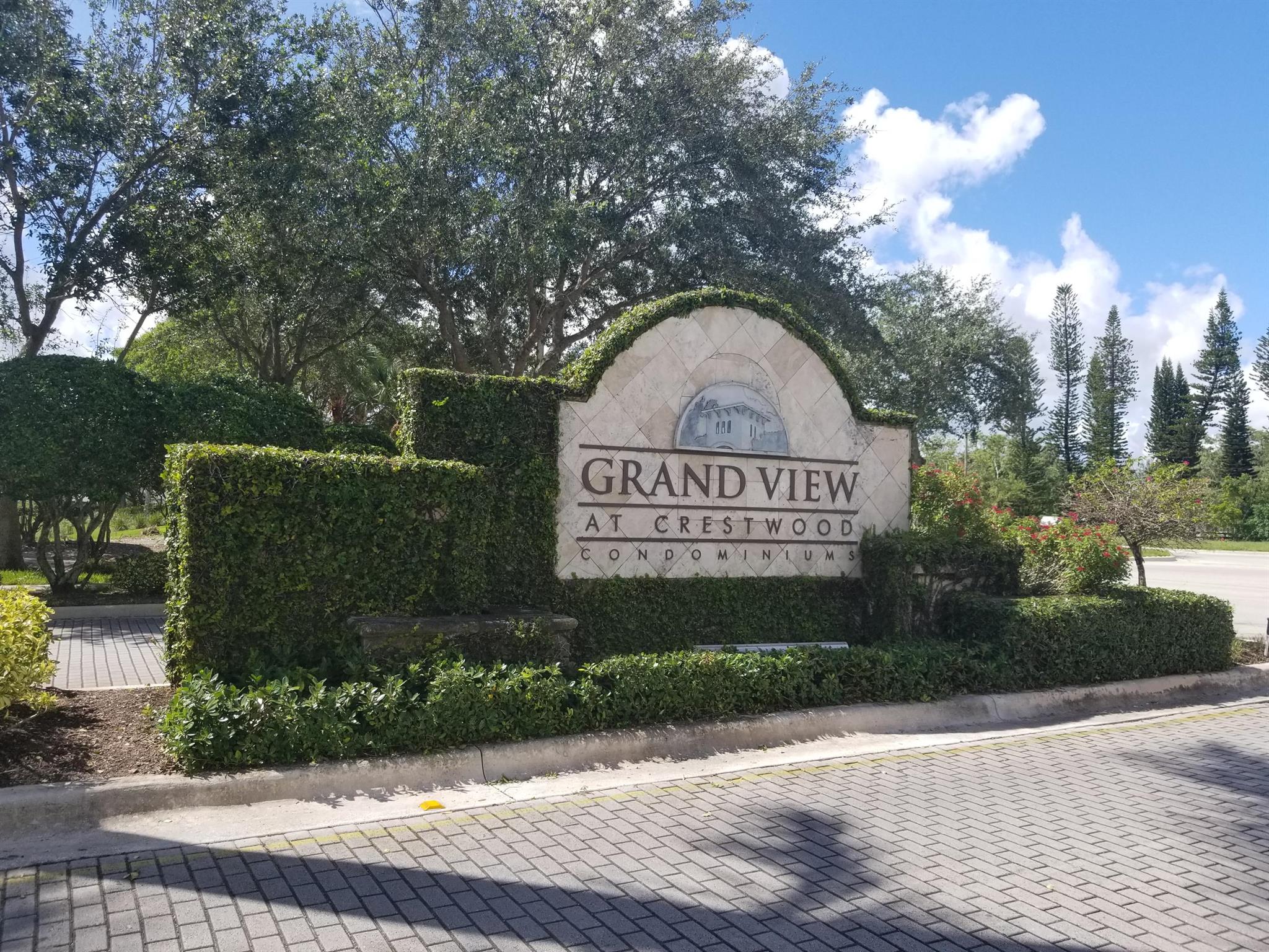 3 bedrooms, 2 bathrooms, with a 1 car garage townhouse. 2 swimming pools, clubhouse, tennis courts, picnic area, gym, children playground, recreation park and walking areas. This property is a gated community. Walking distance to Publix, and is extremely close to many doctors offices, and Palms West Hospital. Cross over southern and you are in Wellington, with many restaurants, Second floor for better security. Can enter the home through the garage.