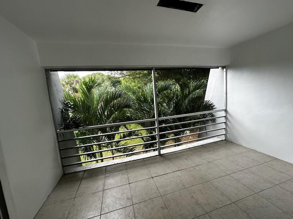 LAGO DEL REY CONDO - Residential Lease