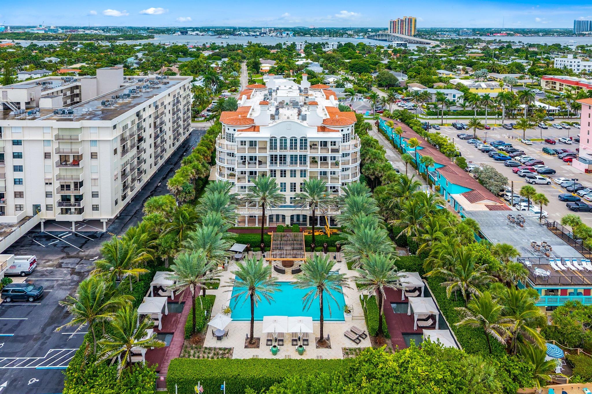 DOLCE VITA CONDO - Residential