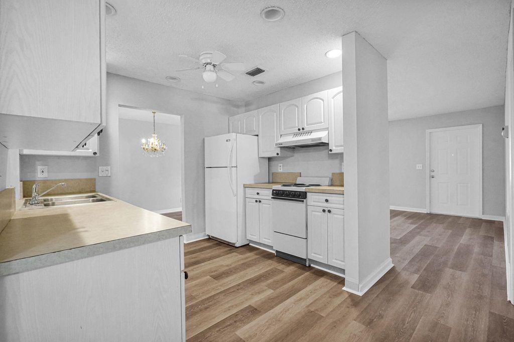 Photo of 1308 SW 18th Street, Boynton Beach, FL 33426 (MLS # F10554838)