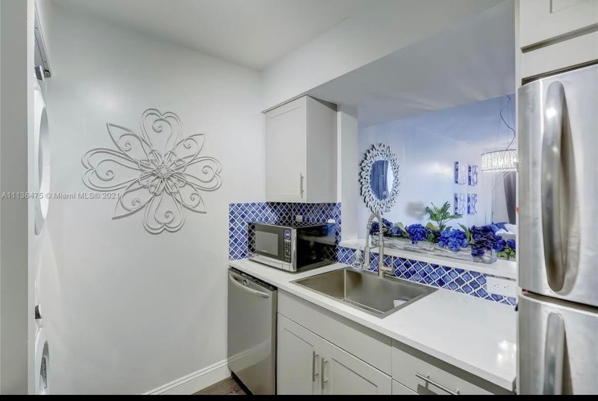 SHERIDAN EAST CONDO BLDG 3 - Residential