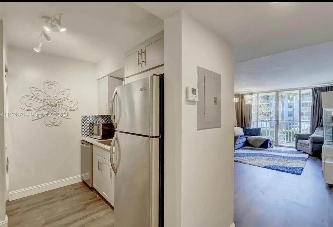 SHERIDAN EAST CONDO BLDG 3 - Residential