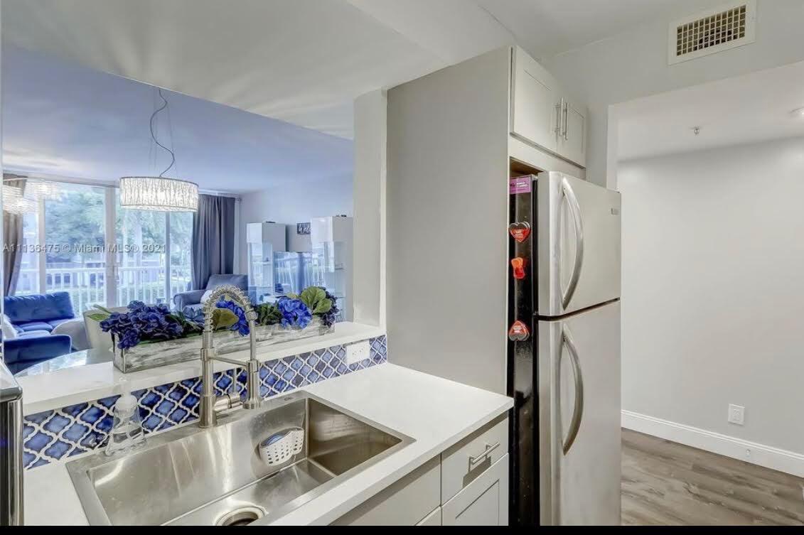 SHERIDAN EAST CONDO BLDG 3 - Residential