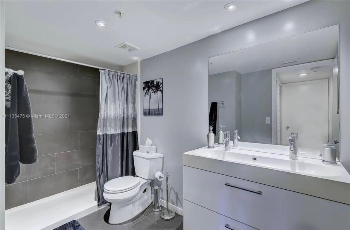 SHERIDAN EAST CONDO BLDG 3 - Residential