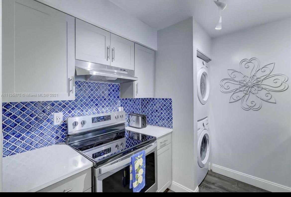 SHERIDAN EAST CONDO BLDG 3 - Residential