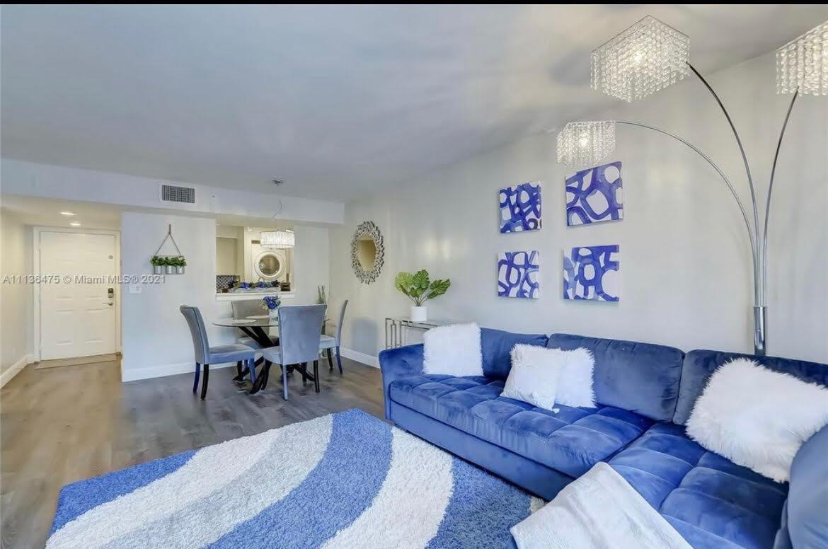 SHERIDAN EAST CONDO BLDG 3 - Residential