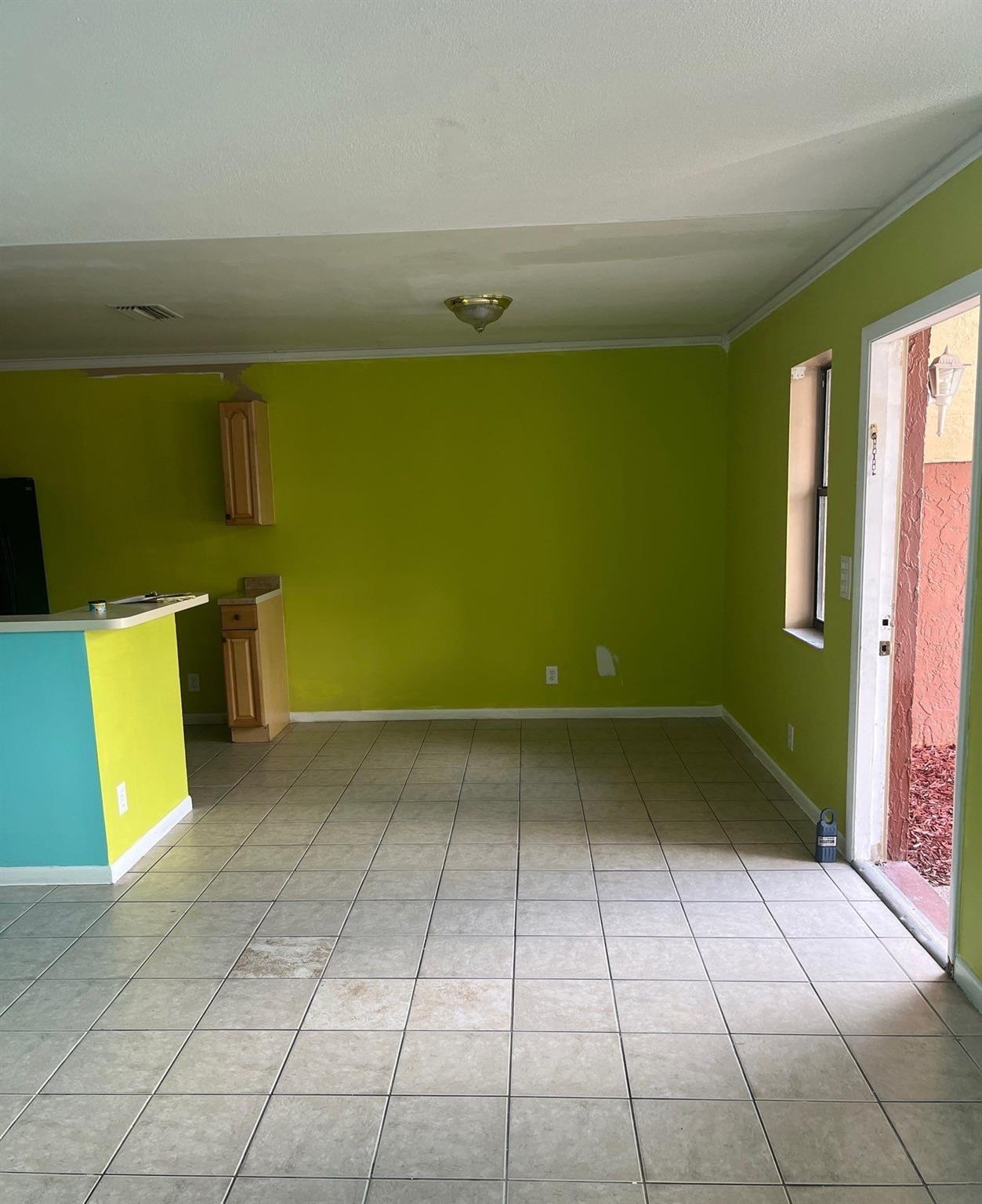 COUNTRY PARK CONDO - Residential