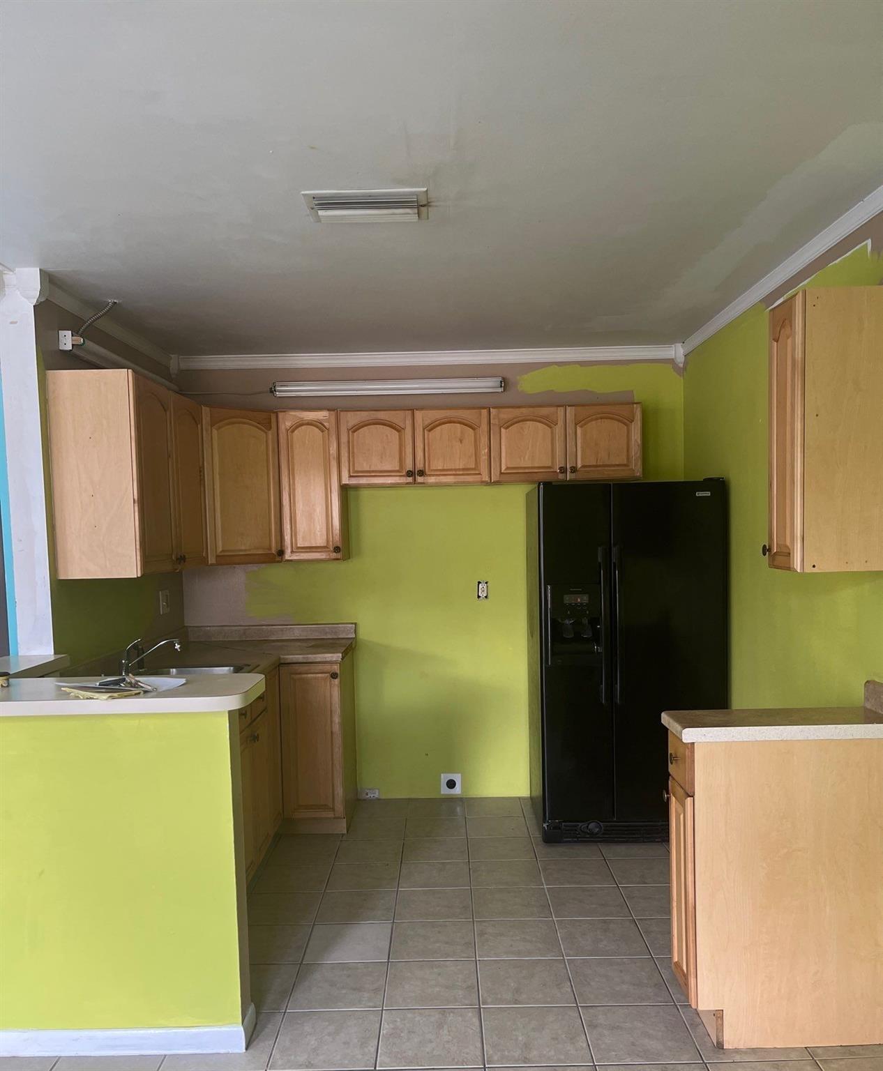 COUNTRY PARK CONDO - Residential